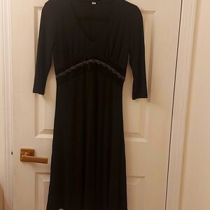 Black flattering dress with velvet detail